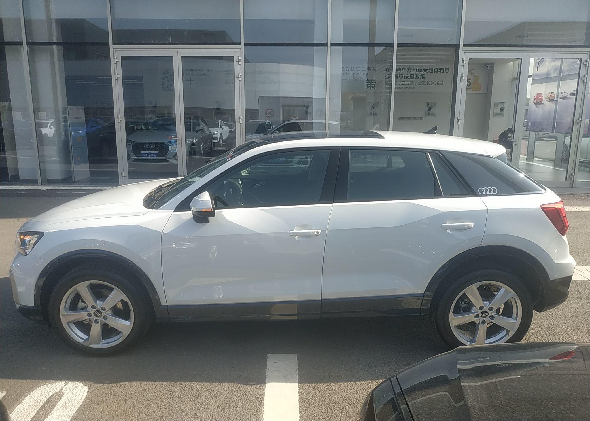 奥迪Q2L 2022款 35 TFSI 进取致雅型