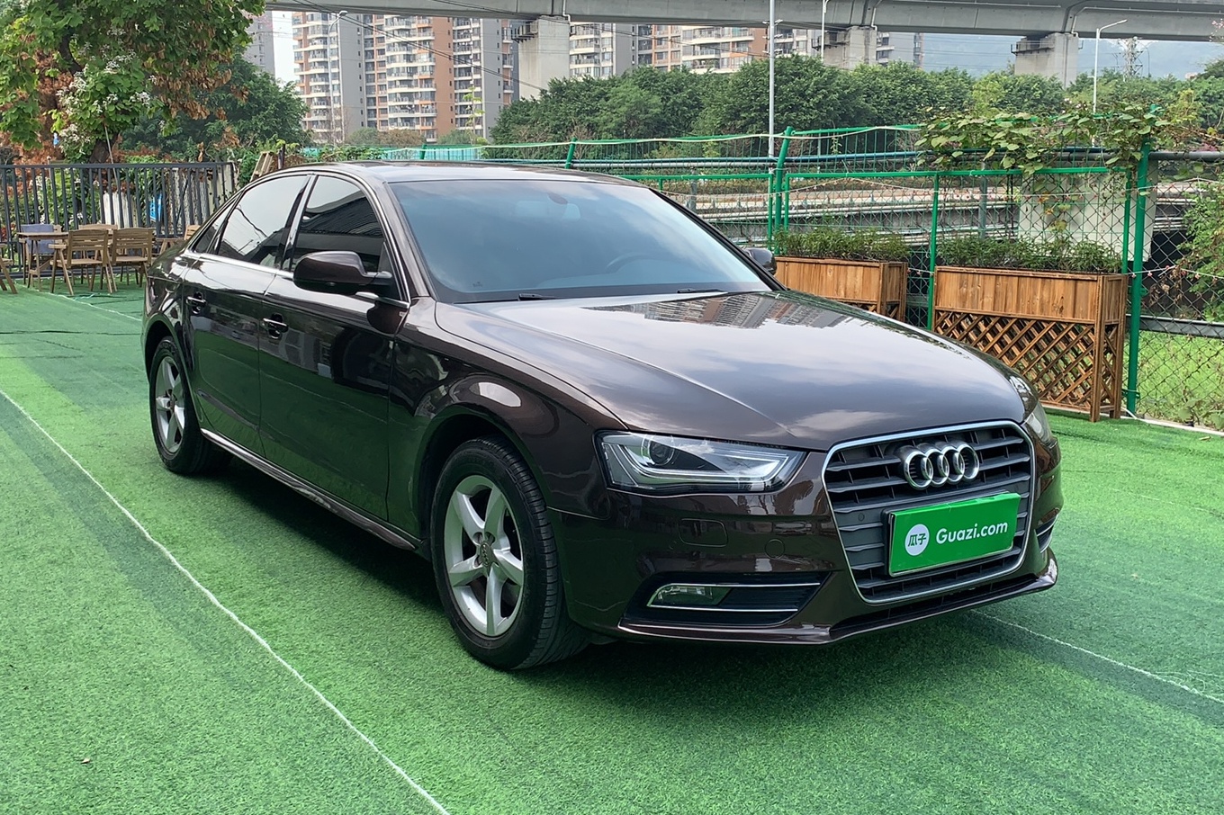 奥迪A4L 2015款 35 TFSI 自动标准型(低配)