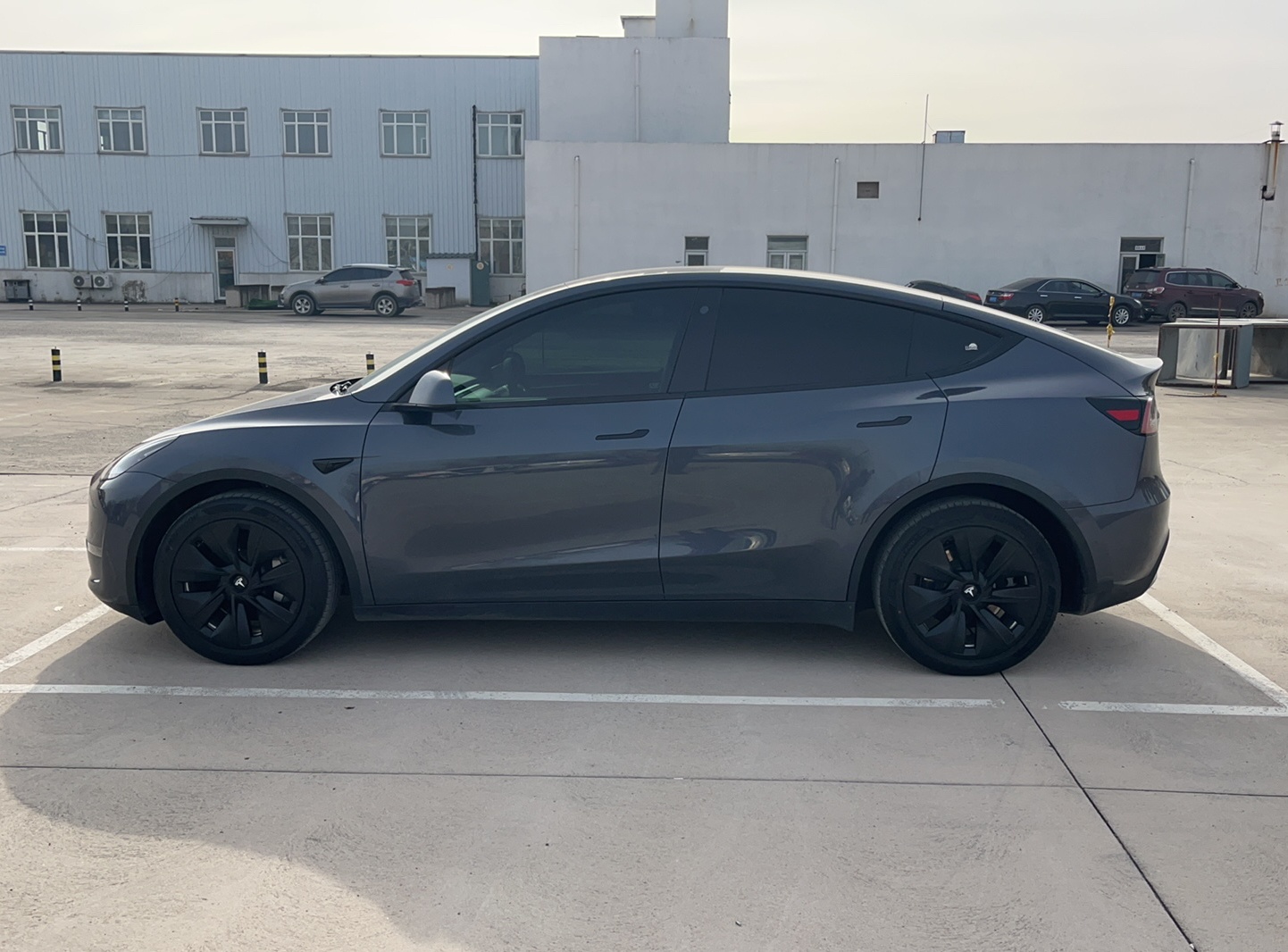 特斯拉 Model Y 2021款 长续航全轮驱动版