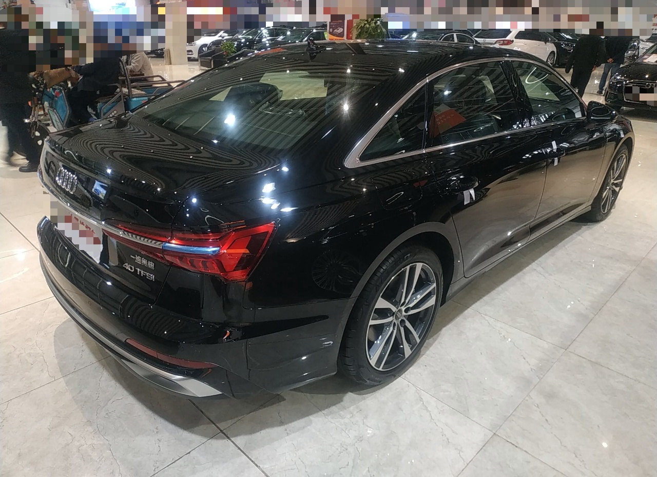 奥迪A6L 2022款 改款 40 TFSI 豪华动感型