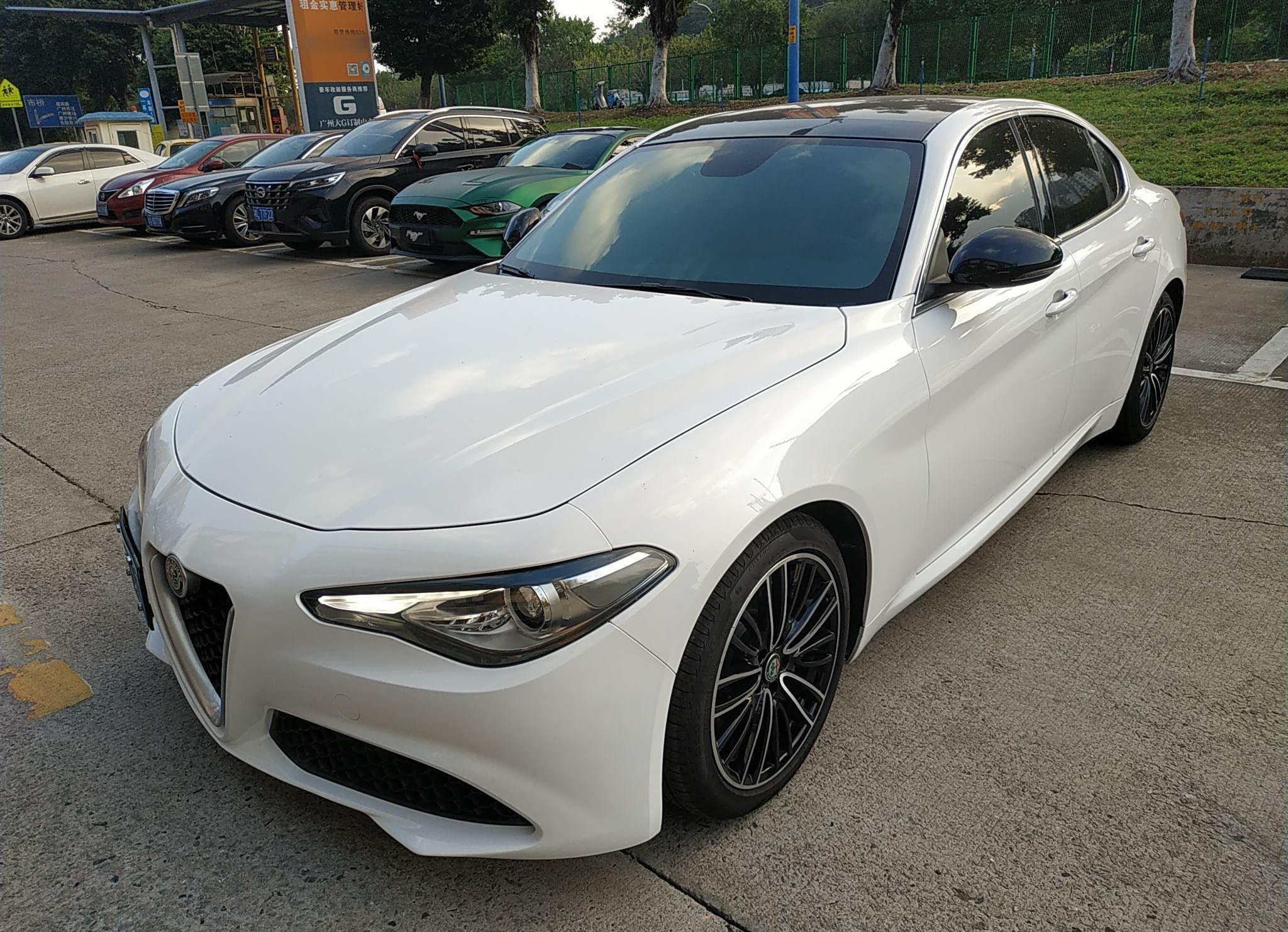 阿尔法·罗密欧 Giulia 2017款 2.0T 280HP 豪华版