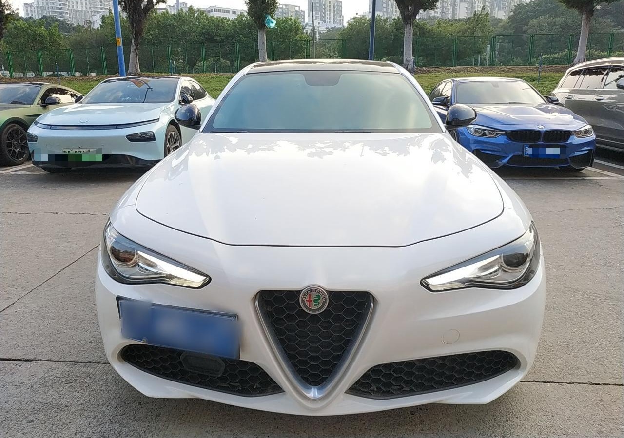 阿尔法·罗密欧 Giulia 2017款 2.0T 280HP 豪华版