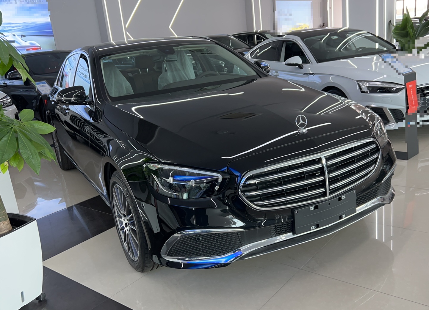 奔驰E级 2022款 E 260 L