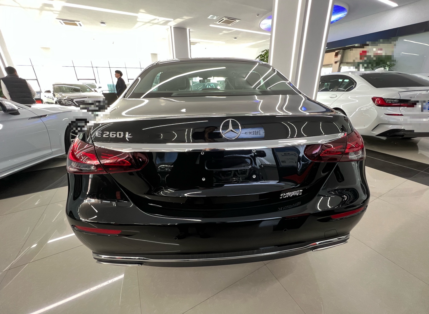 奔驰E级 2022款 E 260 L