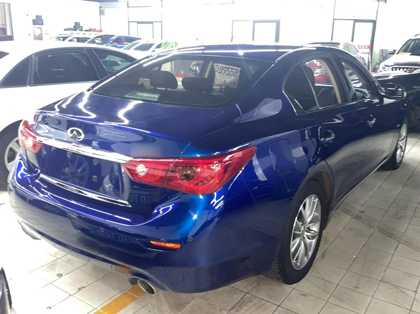 英菲尼迪Q50L 2015款 2.0T 舒适版