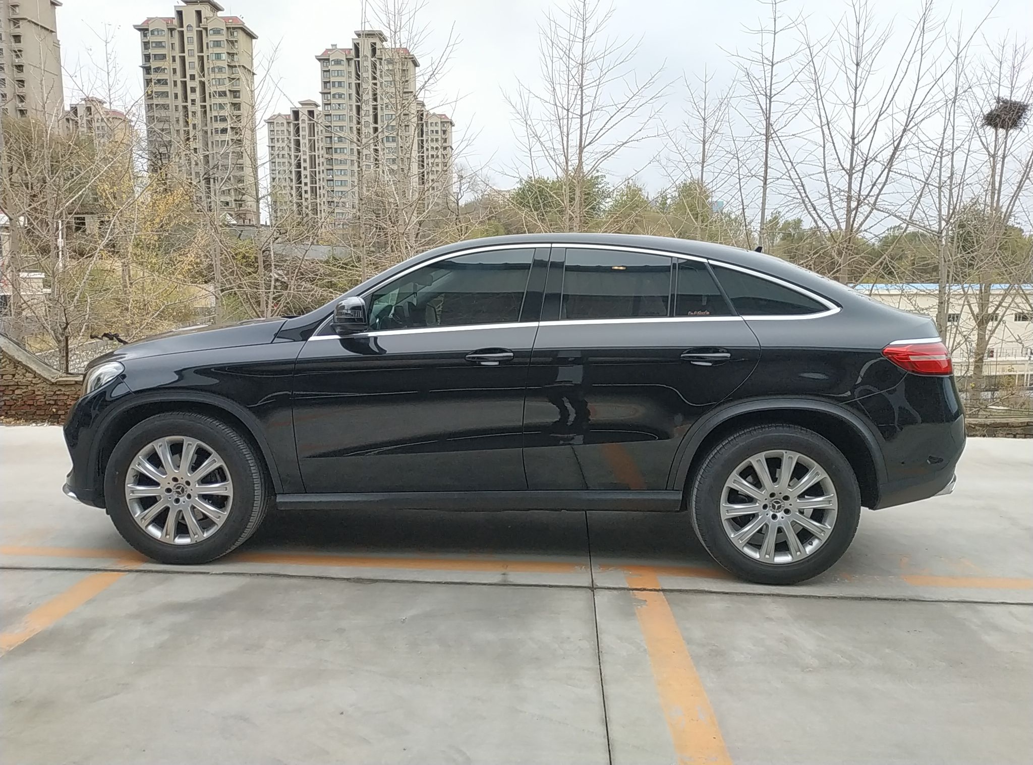 奔驰GLE级 2018款 GLE 320 4MATIC 轿跑SUV(进口)