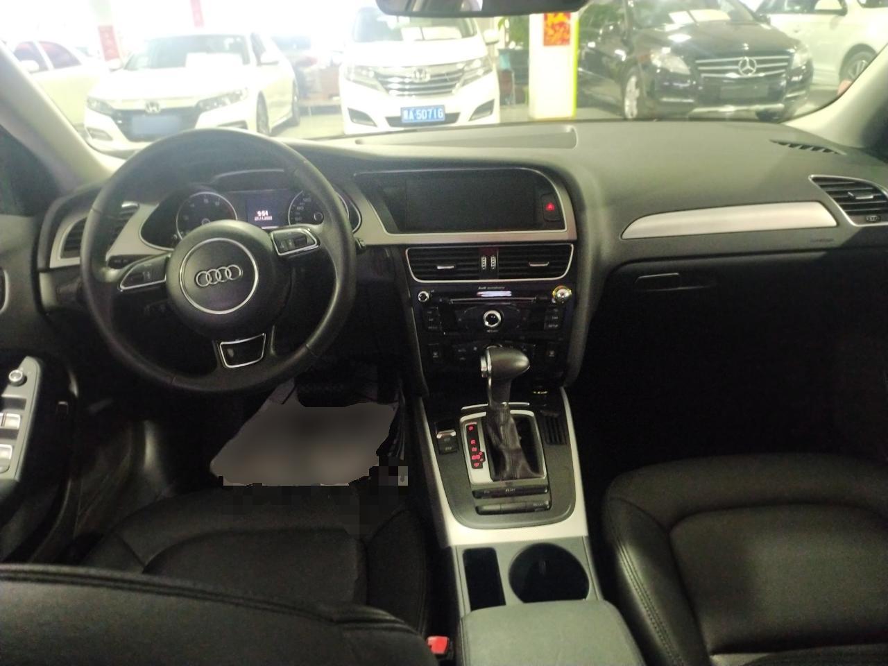 奥迪A4L 2013款 35 TFSI 自动标准型