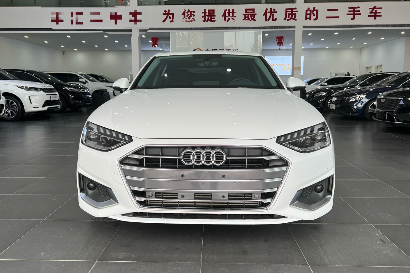 奥迪A4L 2022款 40 TFSI 时尚致雅型