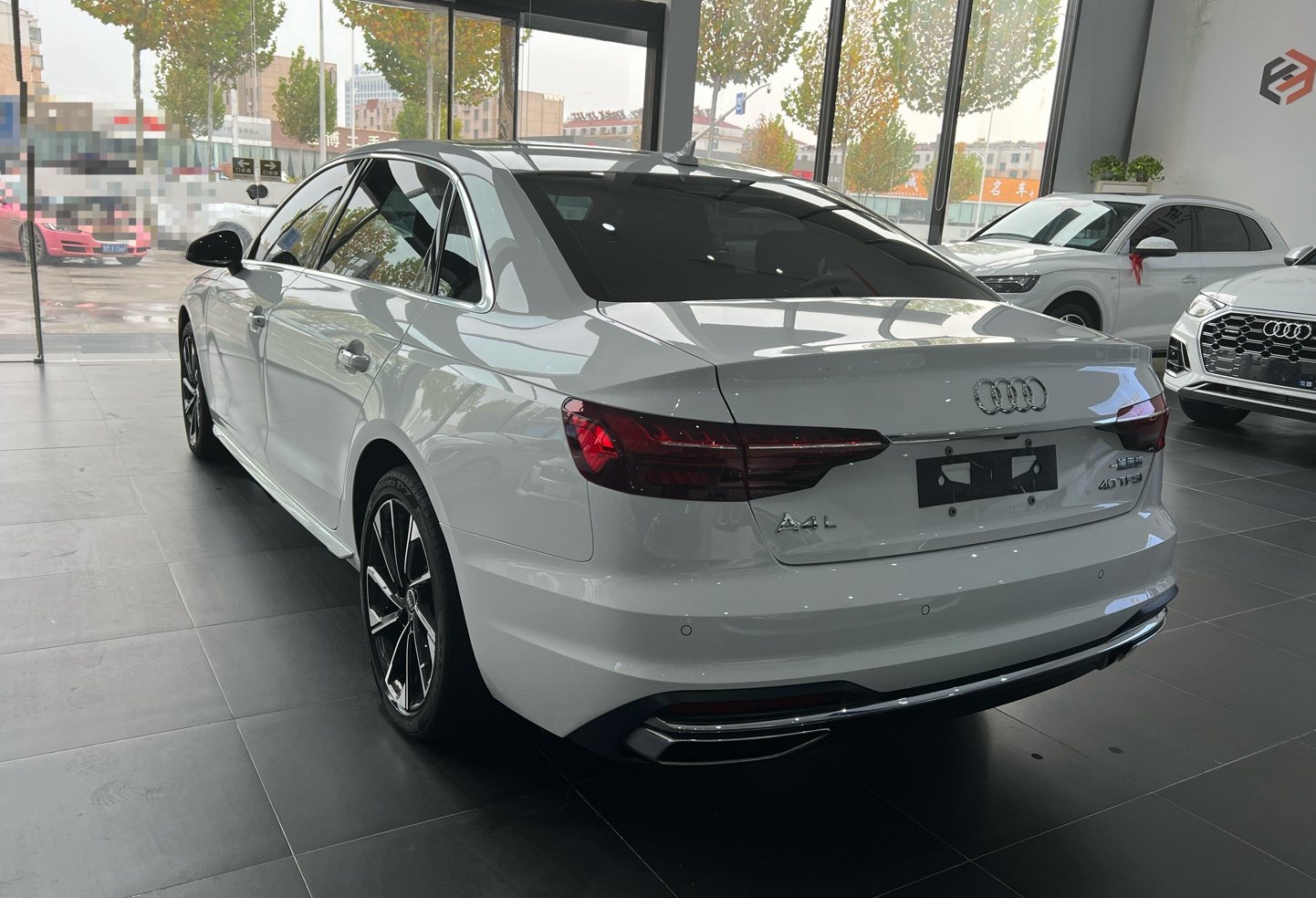 奥迪A4L 2022款 40 TFSI 时尚致雅型