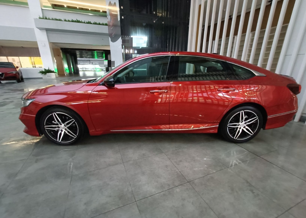 本田 雅阁 2022款 锐·混动 2.0L 幻夜·锐尊版