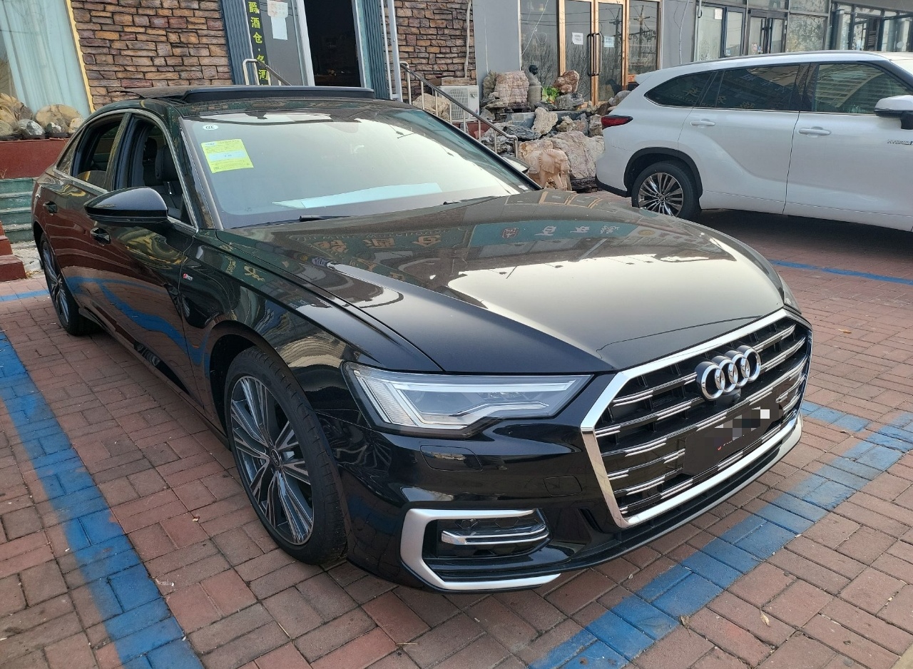 奥迪A6L 2023款 45 TFSI 臻选动感型