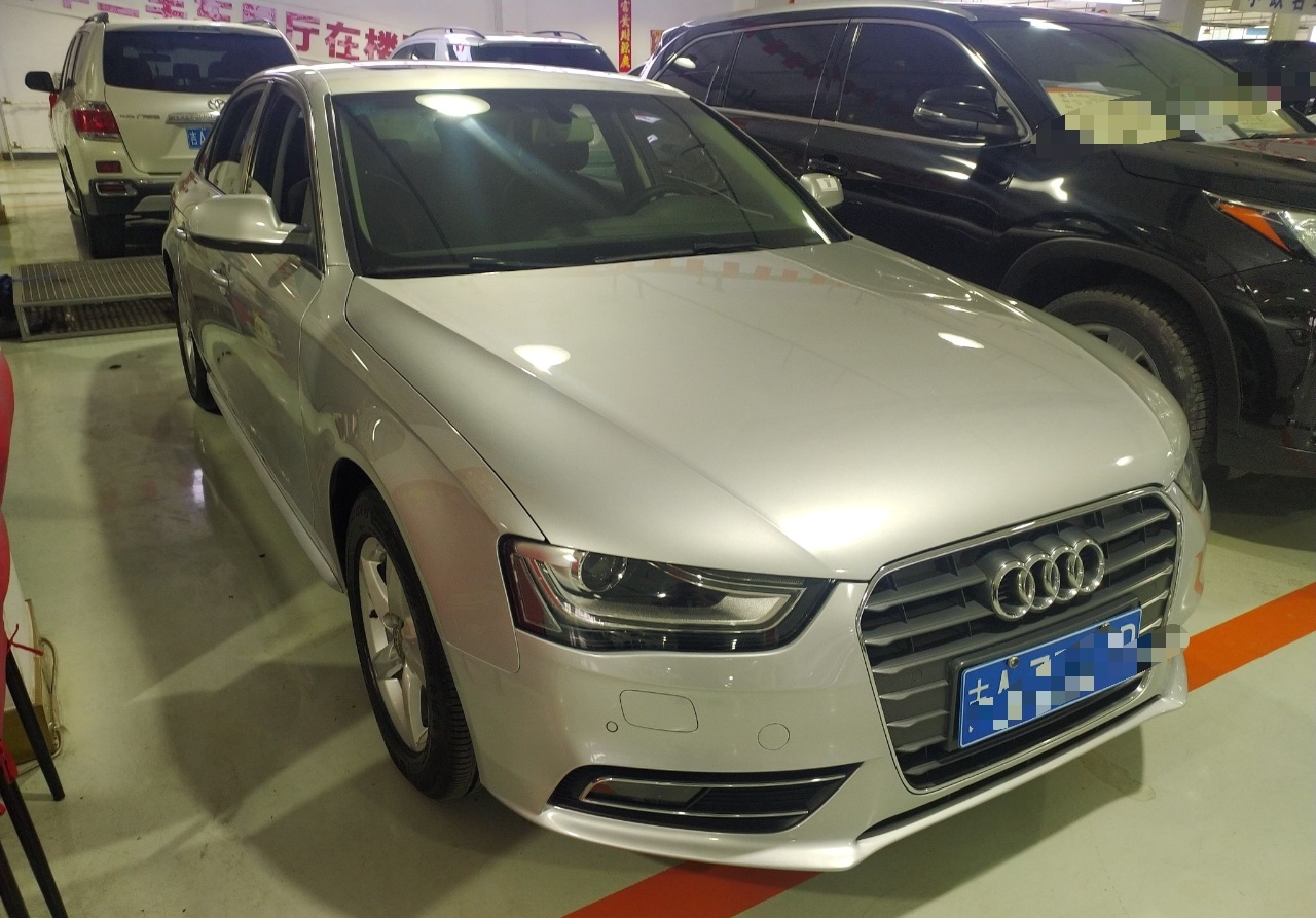 奥迪A4L 2013款 35 TFSI 自动标准型