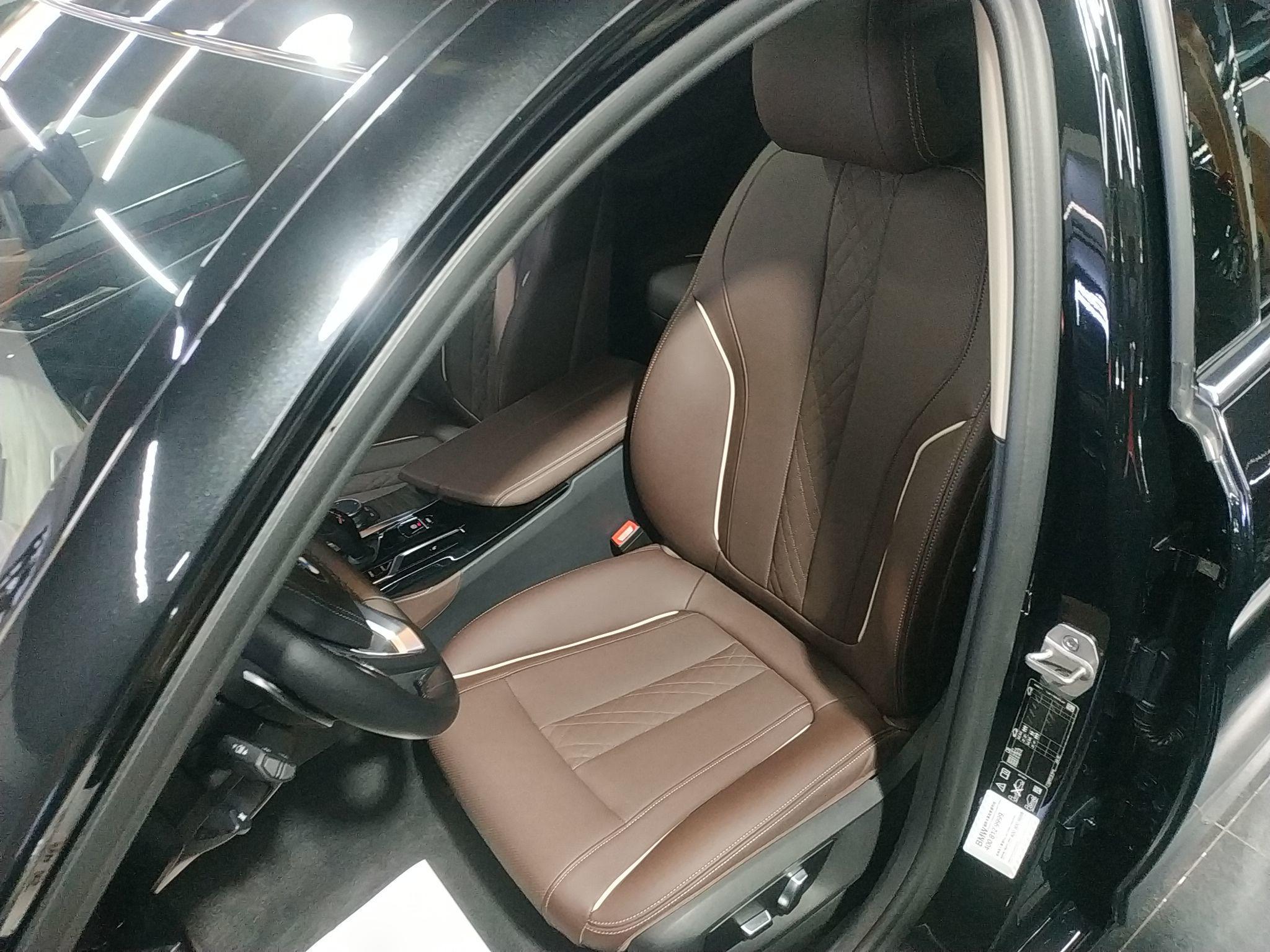 宝马5系 2021款 改款 530Li xDrive 豪华套装