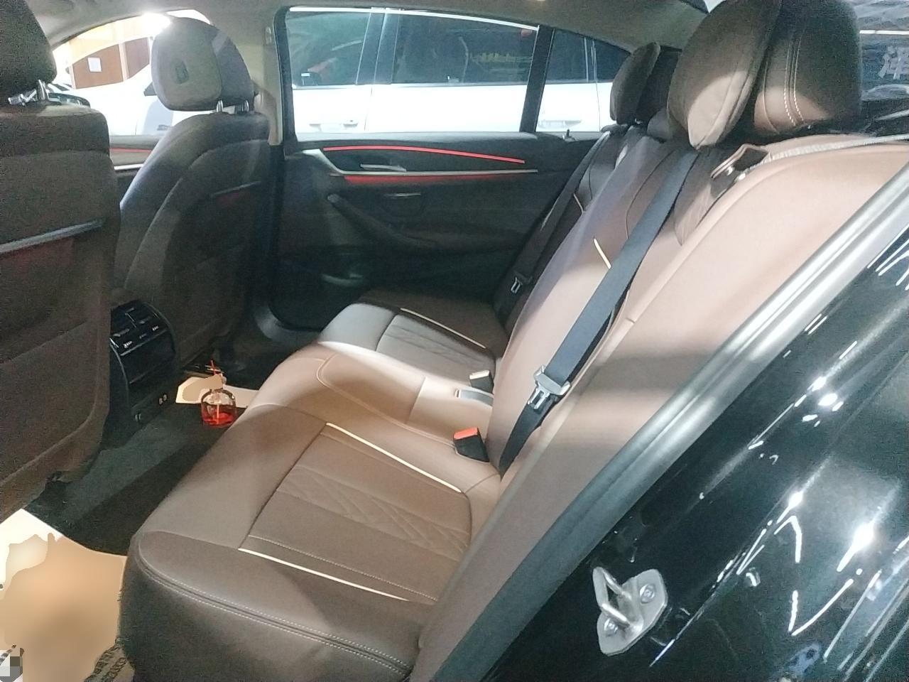 宝马5系 2021款 改款 530Li xDrive 豪华套装