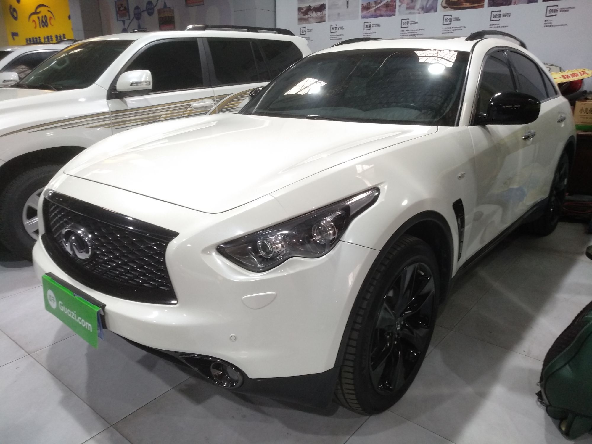 英菲尼迪QX70 2015款 3.7L 绝影版(进口)