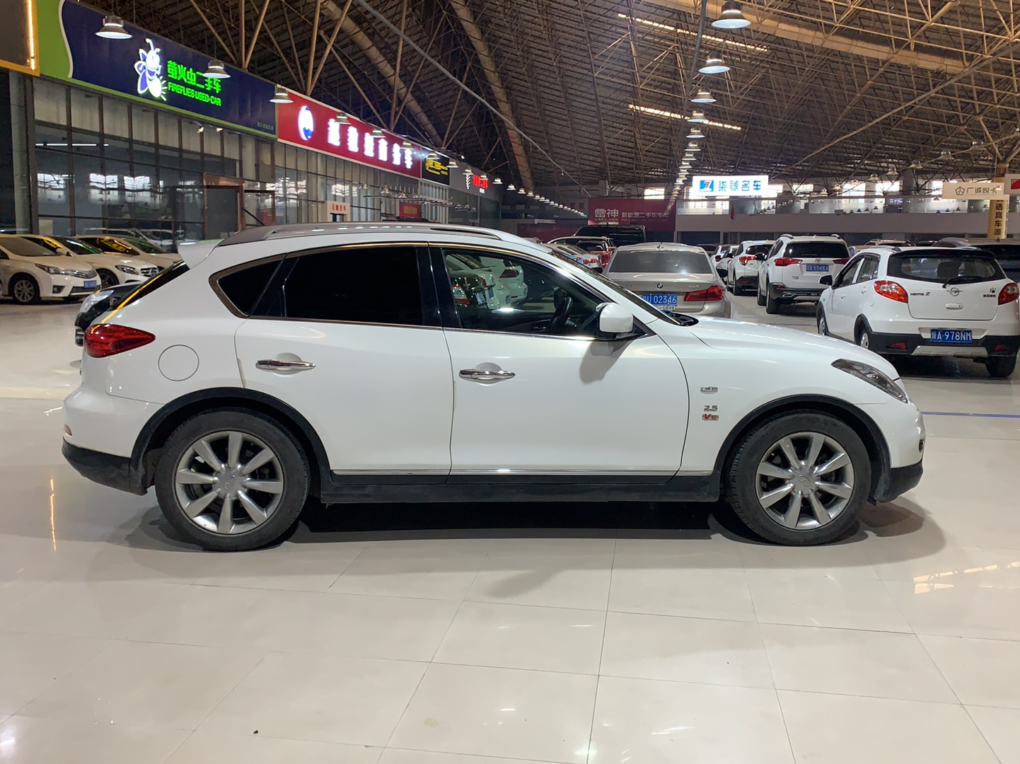 英菲尼迪QX50 2013款 2.5L 两驱优雅版(进口)