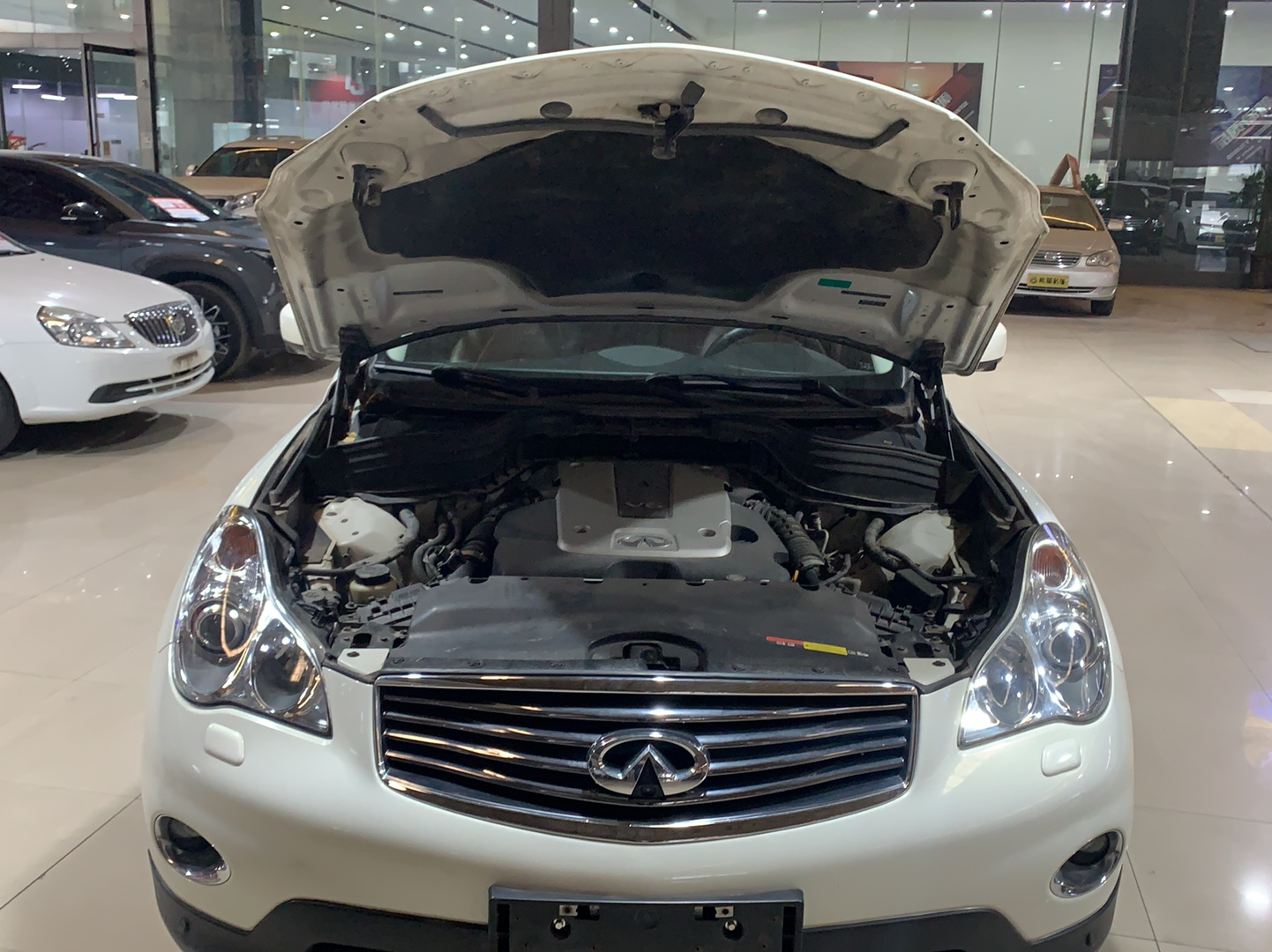 英菲尼迪QX50 2013款 2.5L 两驱优雅版(进口)