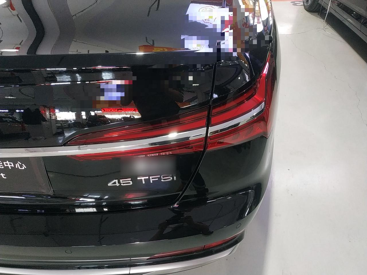 奥迪A6L 2023款 45 TFSI 臻选动感型