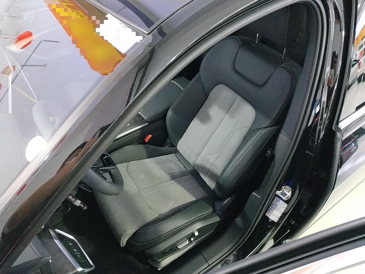 奥迪A6L 2023款 45 TFSI 臻选动感型