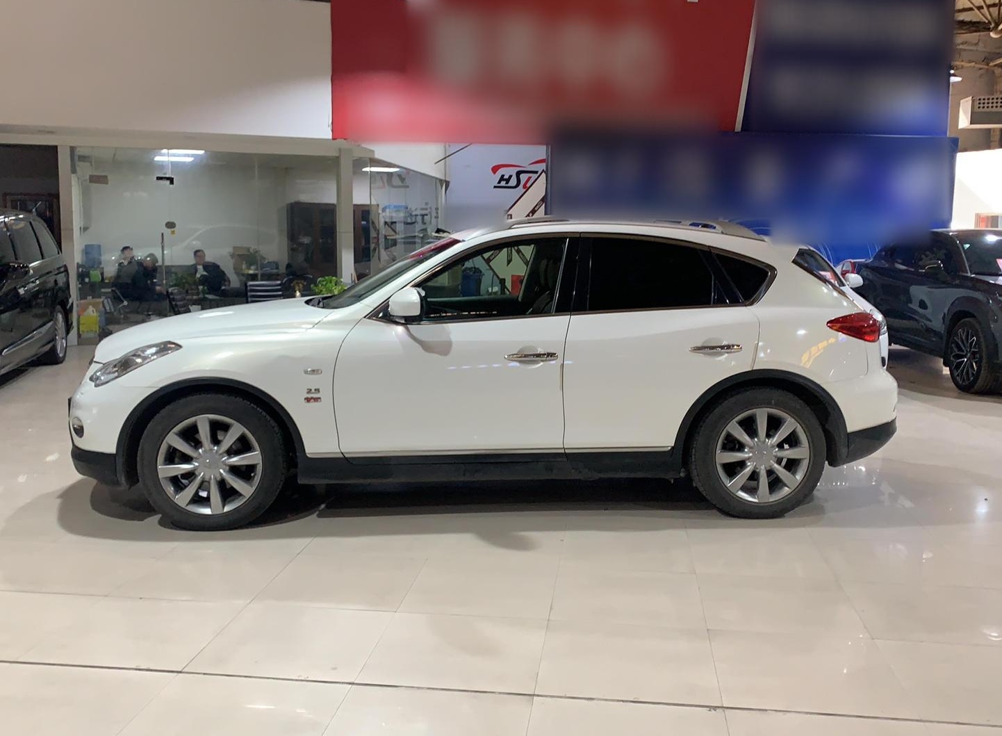 英菲尼迪QX50 2013款 2.5L 两驱优雅版(进口)