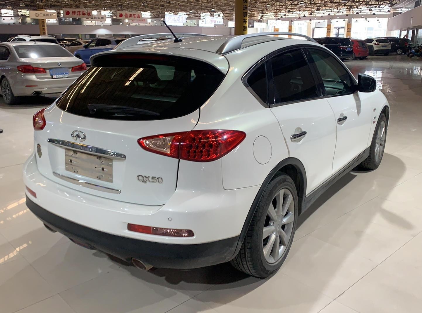 英菲尼迪QX50 2013款 2.5L 两驱优雅版(进口)