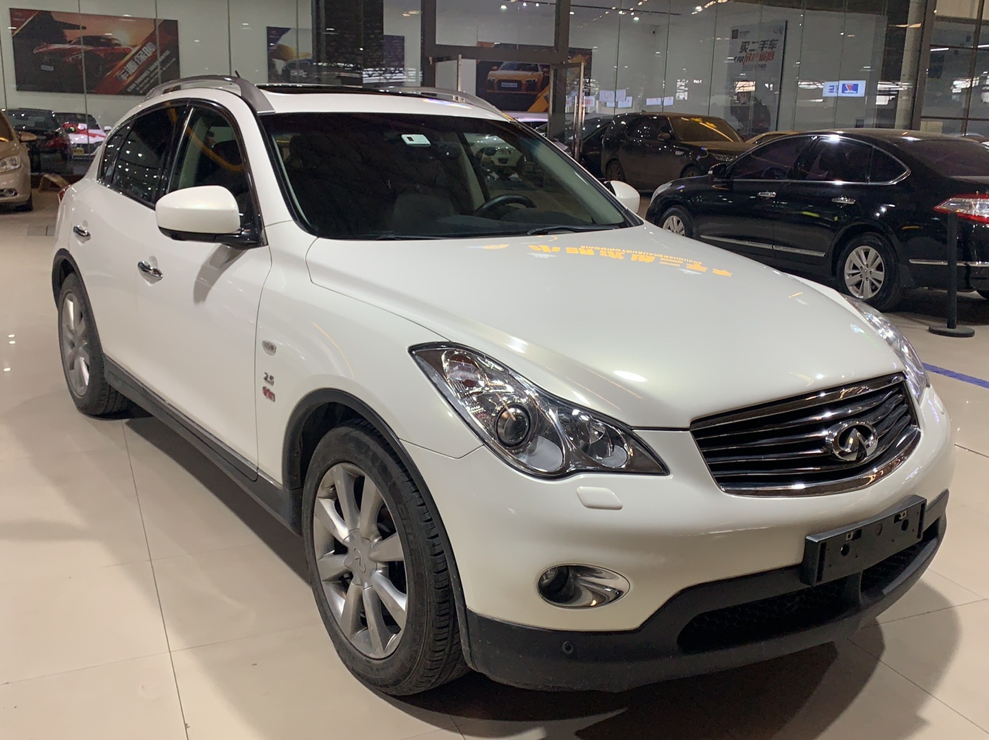 英菲尼迪QX50 2013款 2.5L 两驱优雅版(进口)