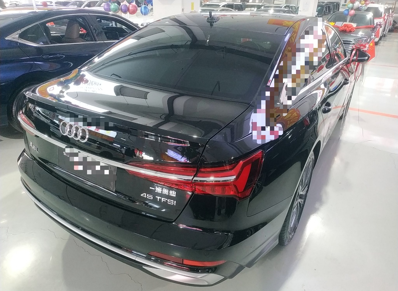 奥迪A6L 2023款 45 TFSI 臻选动感型