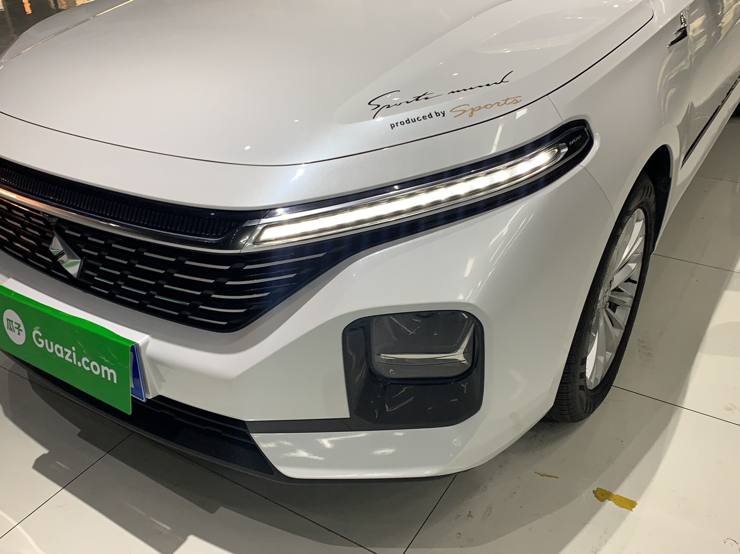 新宝骏 宝骏RC-5 2020款 RC-5W 1.5T CVT智耀豪华型