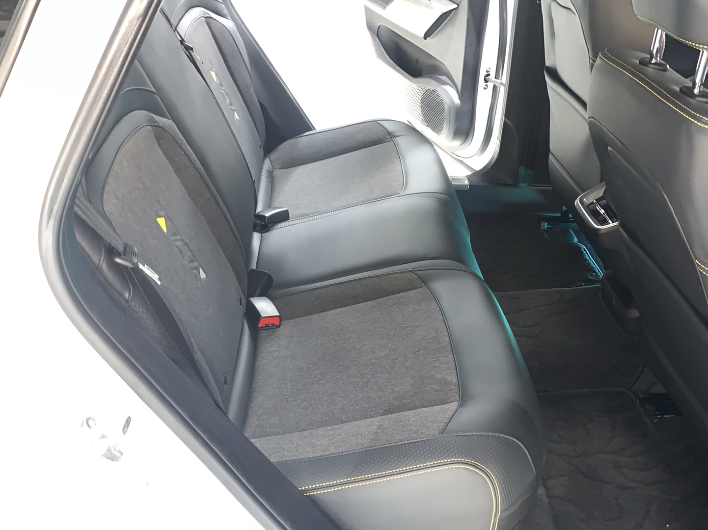 新宝骏 宝骏RC-5 2020款 RC-5W 1.5T CVT智耀豪华型