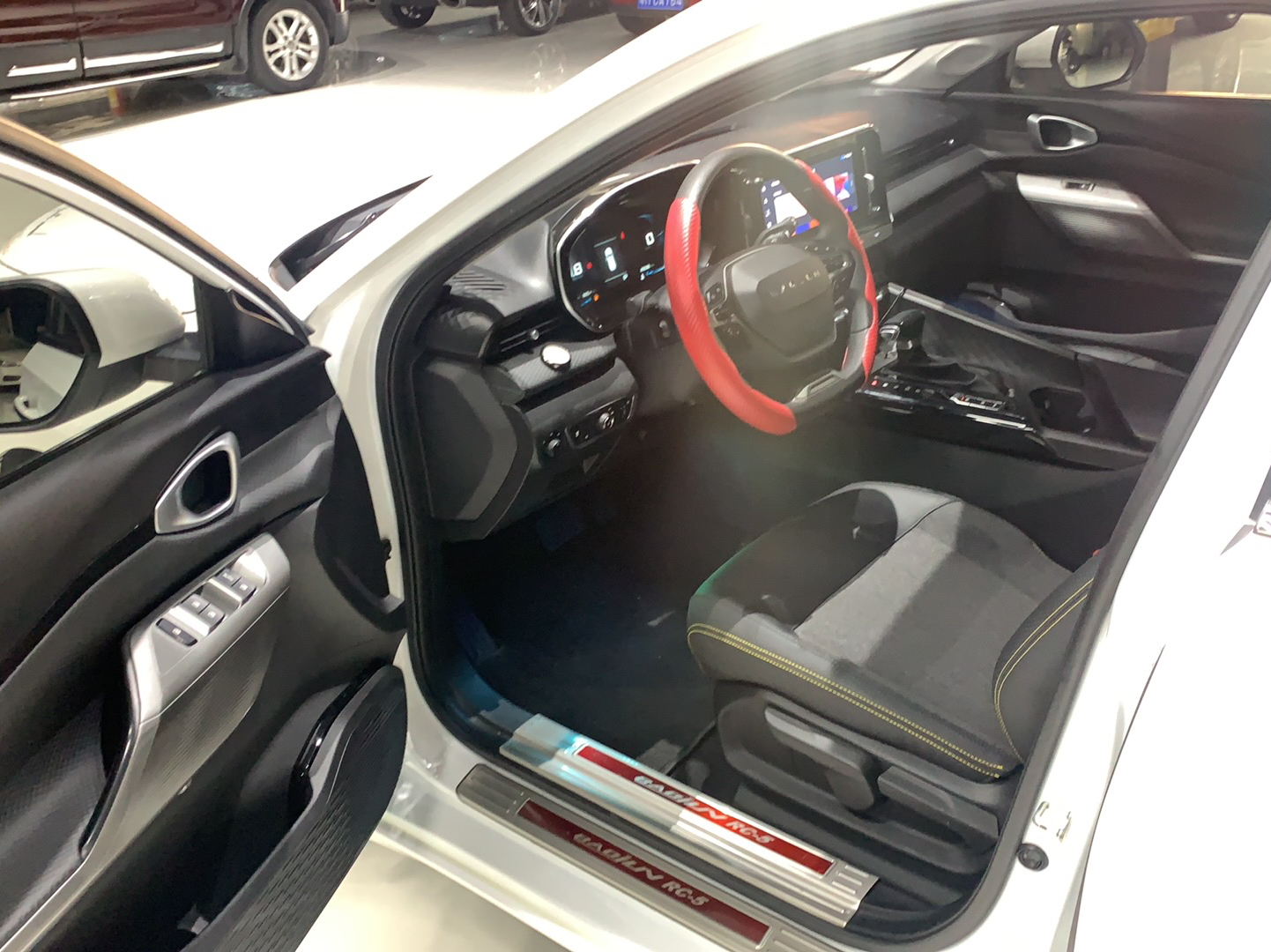 新宝骏 宝骏RC-5 2020款 RC-5W 1.5T CVT智耀豪华型