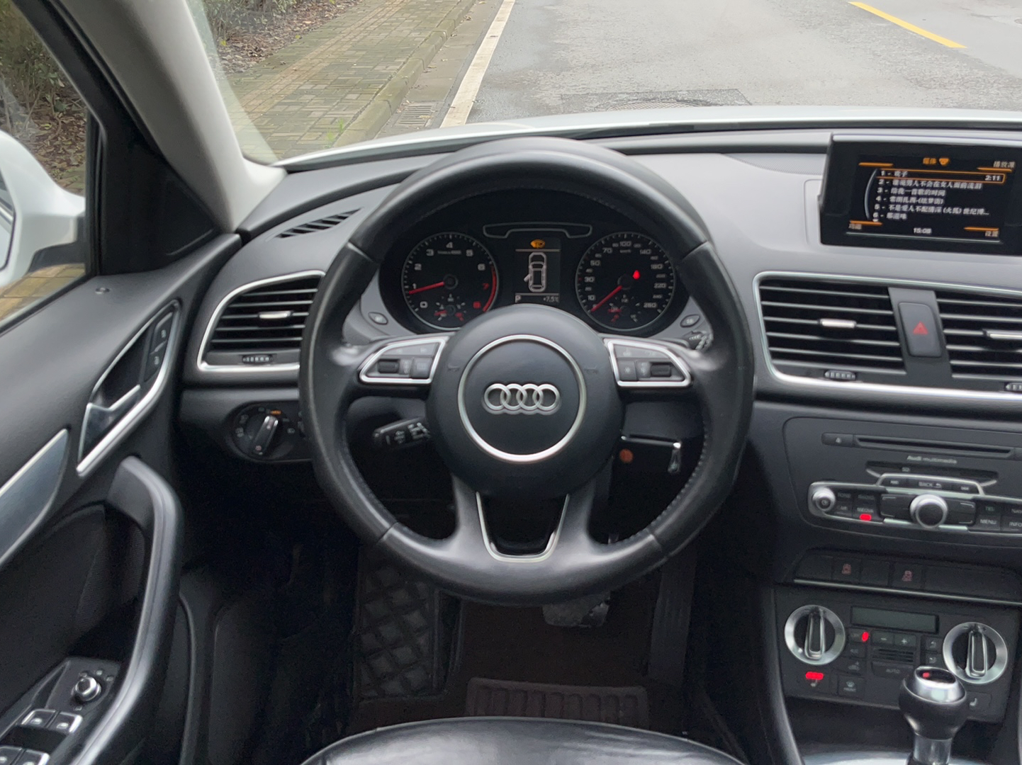 奥迪Q3 2013款 35 TFSI 舒适型