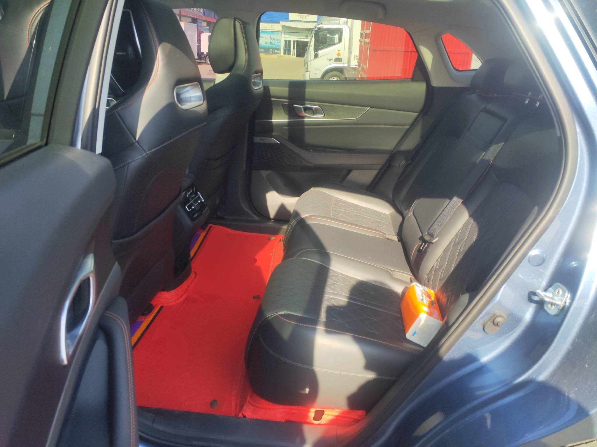 长安UNI-K 2021款 2.0T 全轮驱动尊贵型