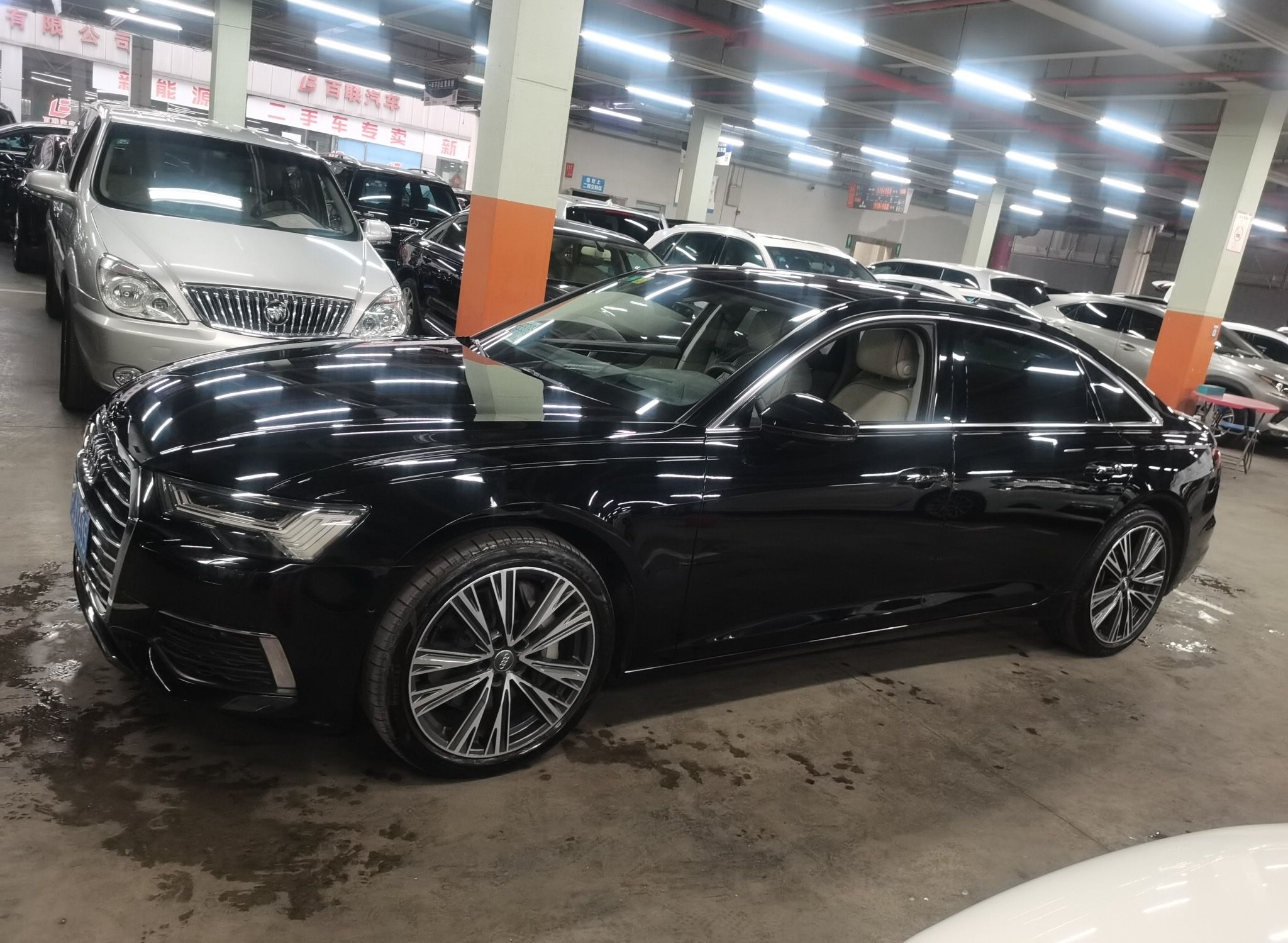 奥迪A6L 2019款 55 TFSI quattro 旗舰致雅型