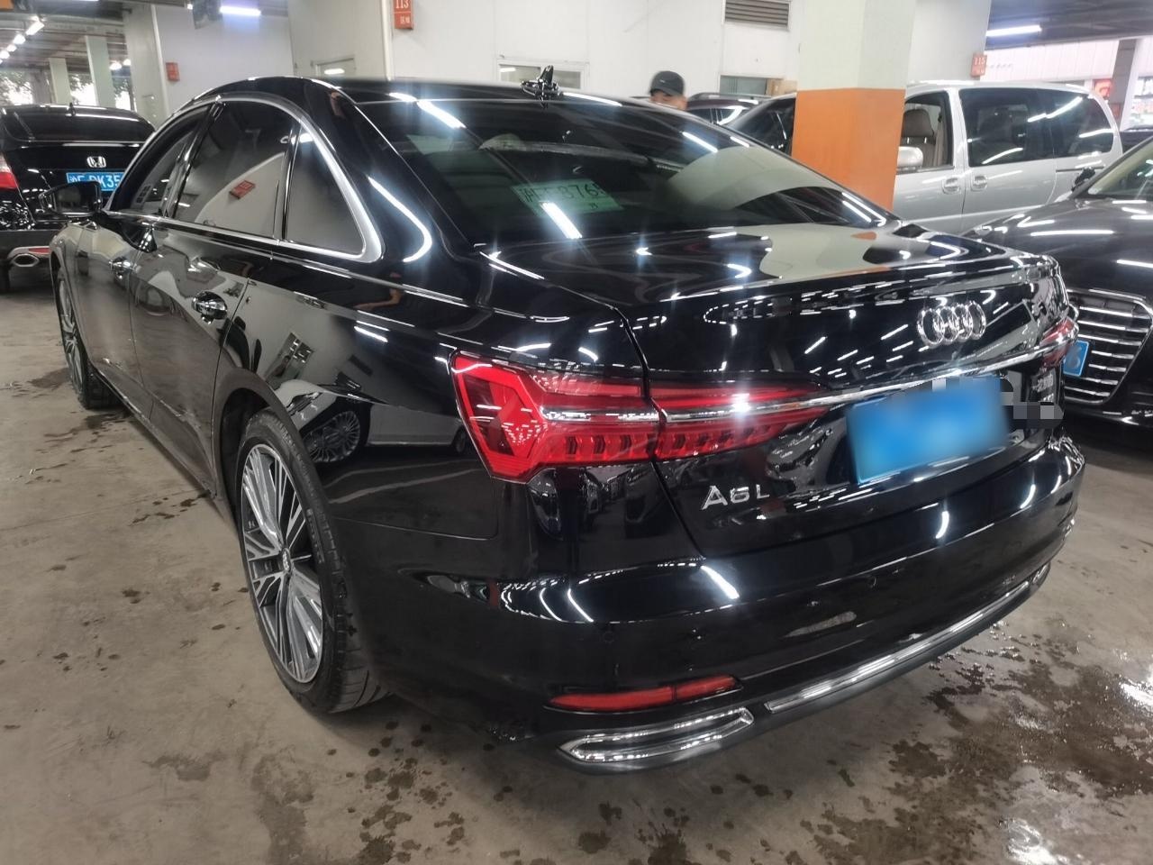 奥迪A6L 2019款 55 TFSI quattro 旗舰致雅型