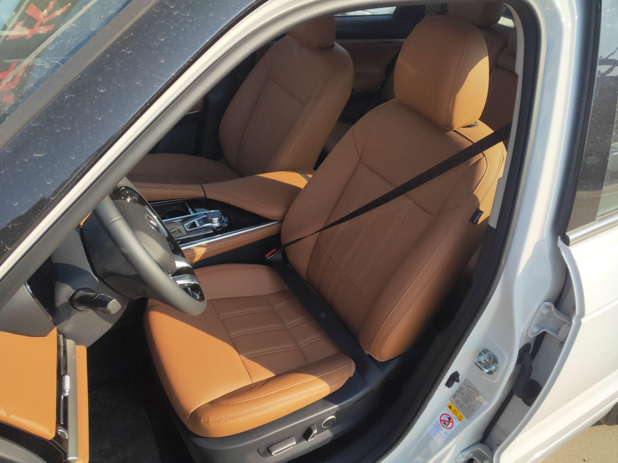 长安CS95 2021款 2.0T 两驱豪华型