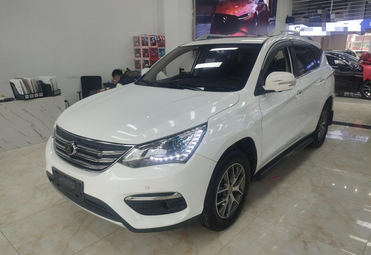 比亚迪 宋 2018款 1.5TI 手动智联进享型