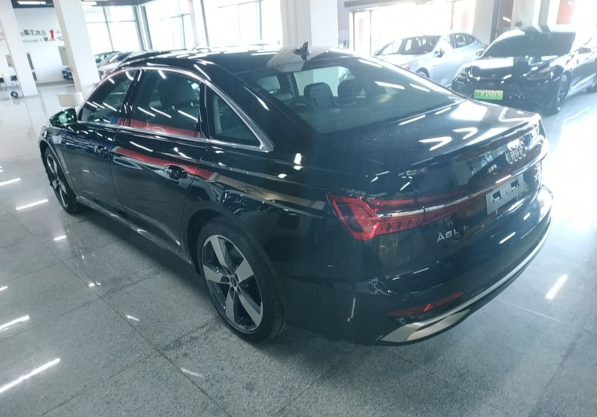 奥迪A6L 2022款 改款 45 TFSI quattro 臻选动感型