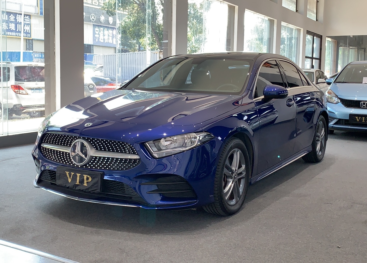 奔驰A级 2021款 改款 A 180 L 运动轿车