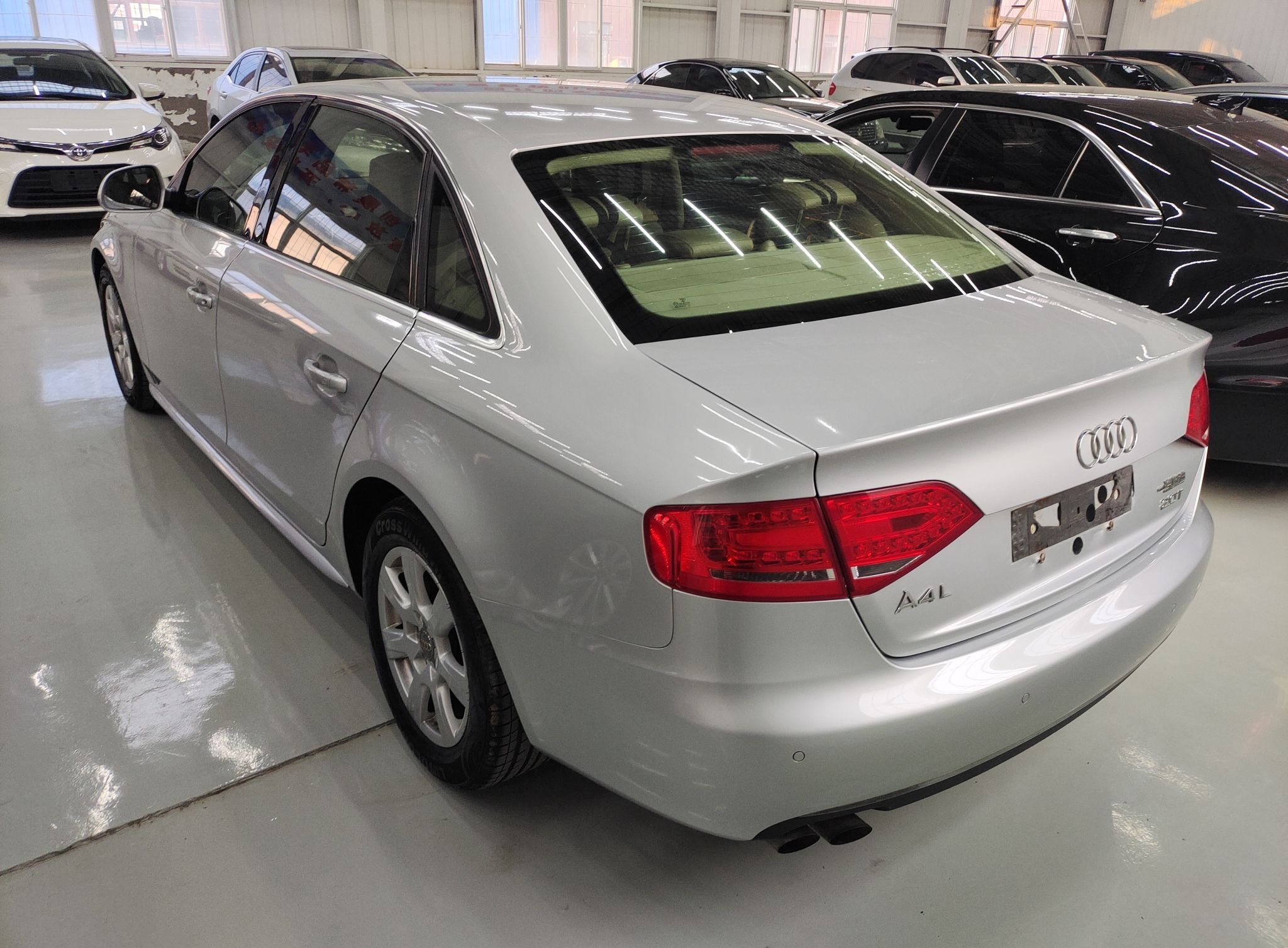 奥迪A4L 2011款 2.0 TFSI 标准型