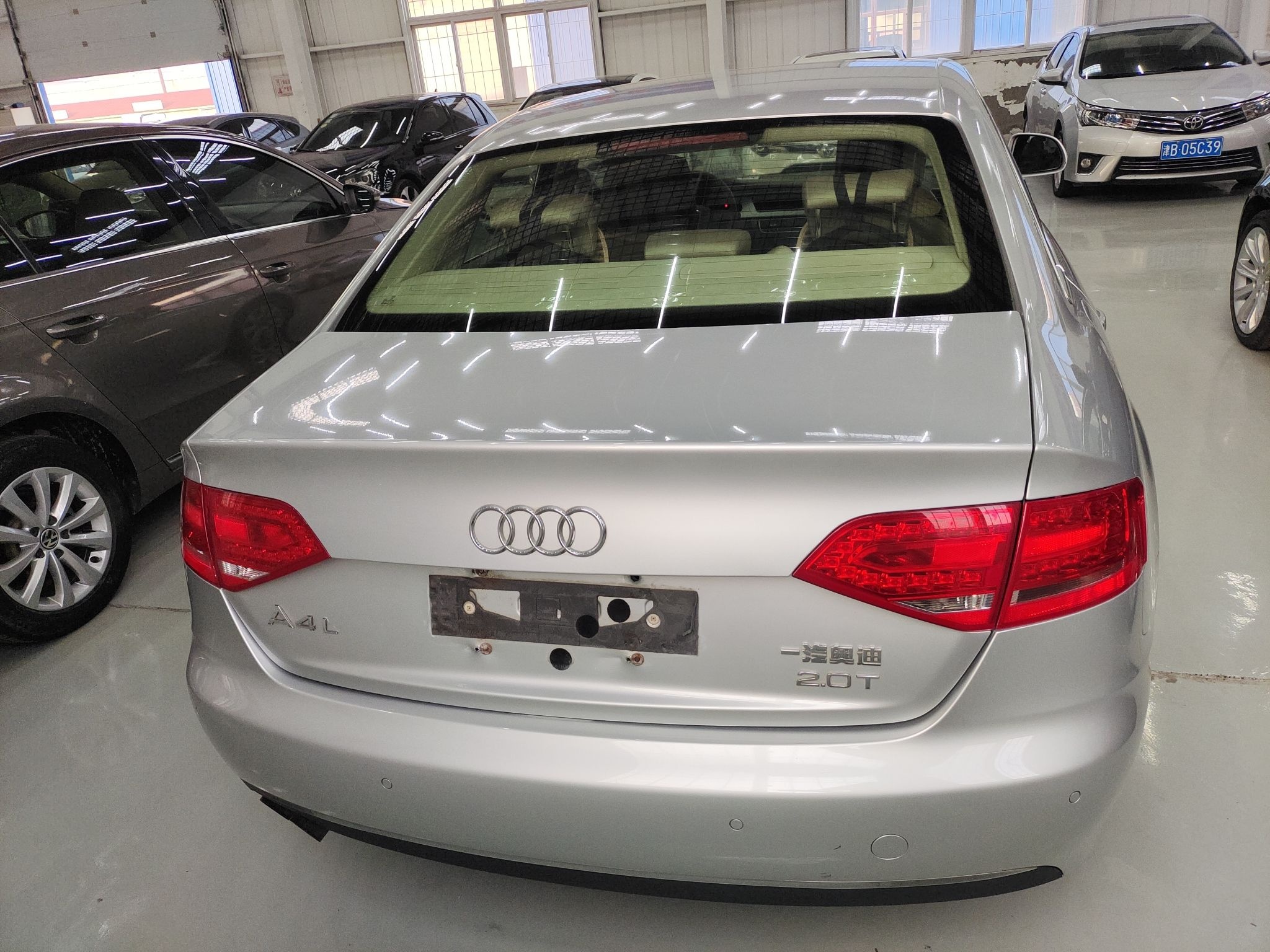 奥迪A4L 2011款 2.0 TFSI 标准型