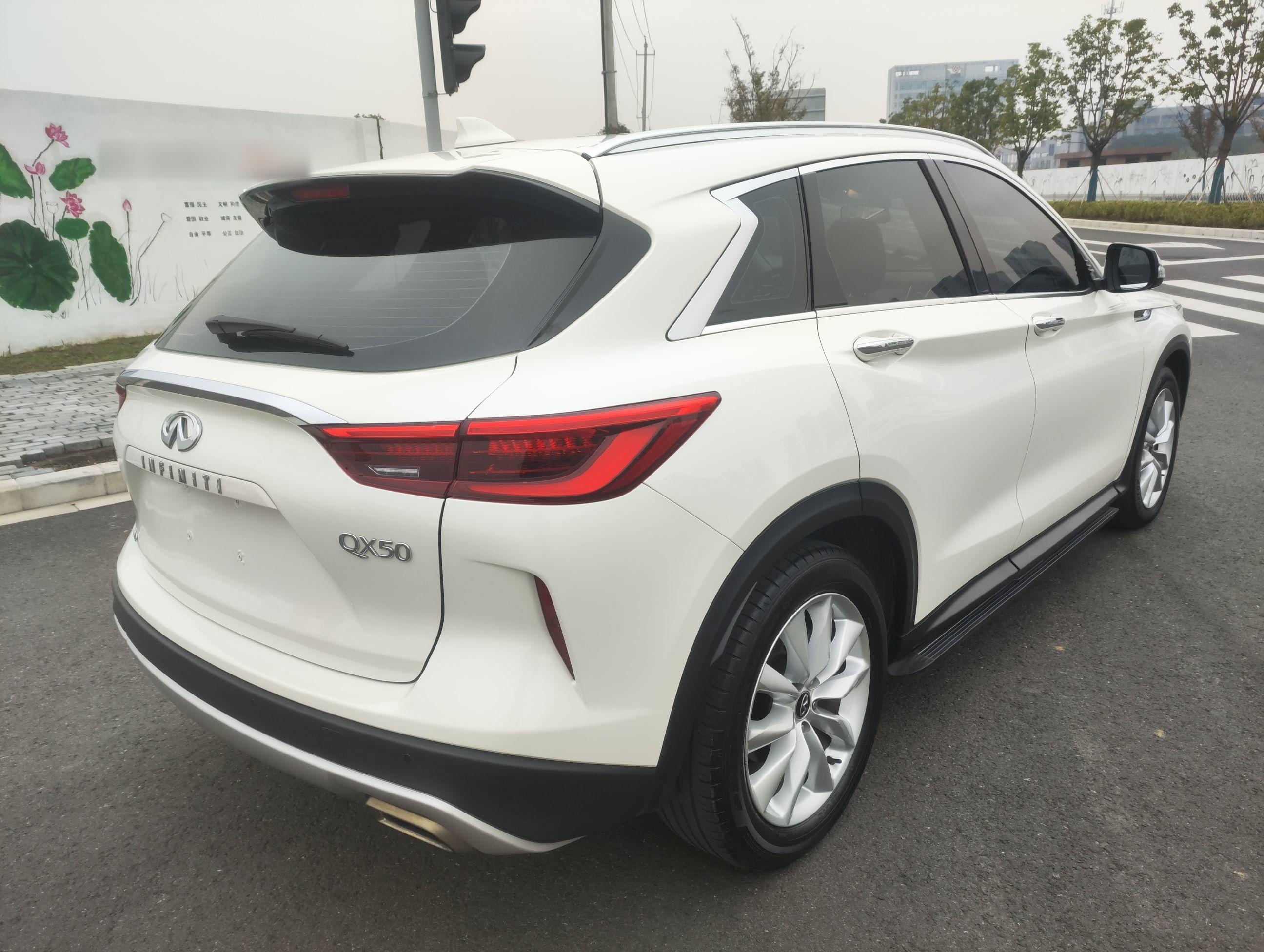 英菲尼迪QX50 2018款 2.0T 四驱菁英版