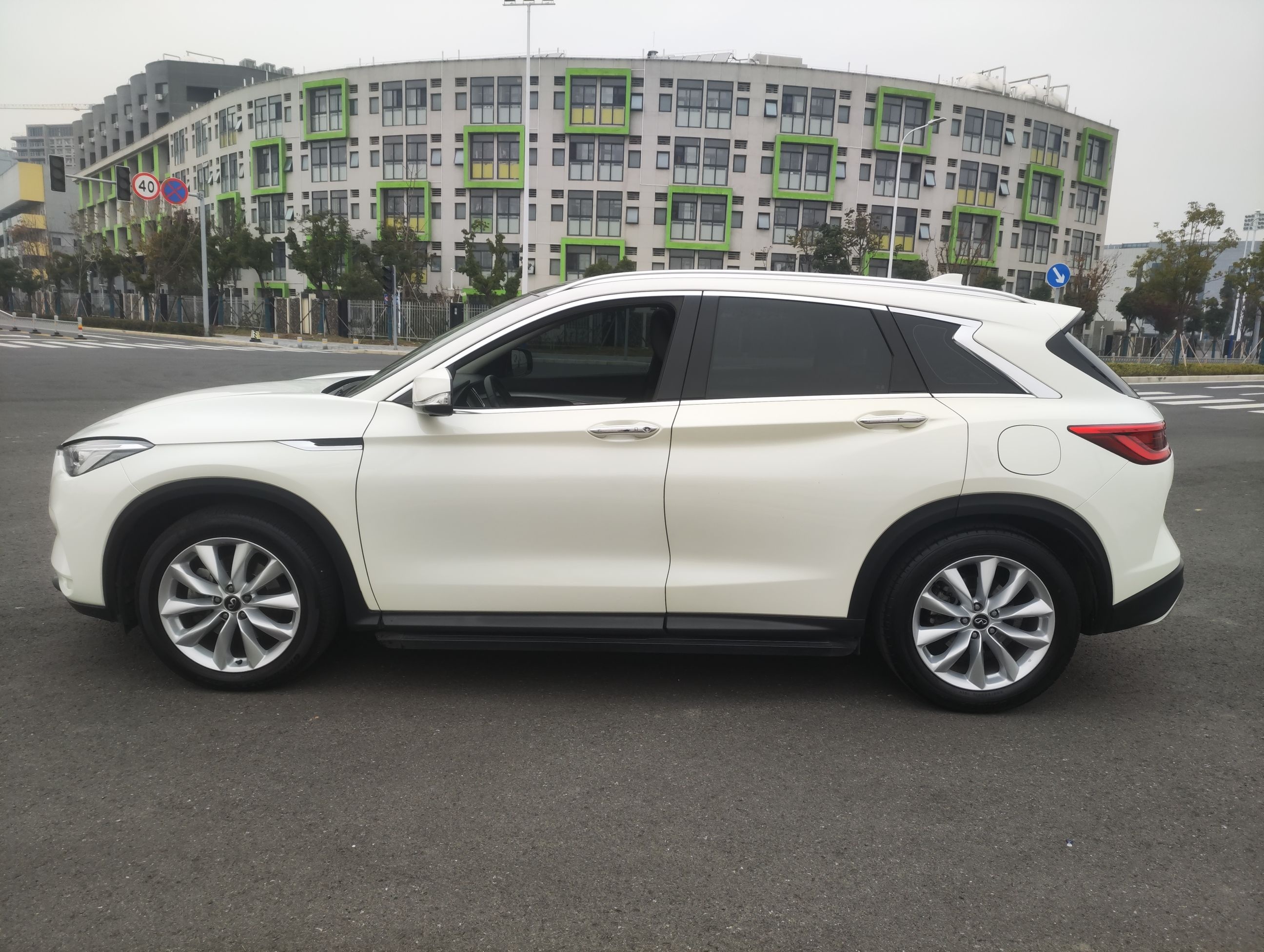 英菲尼迪QX50 2018款 2.0T 四驱菁英版