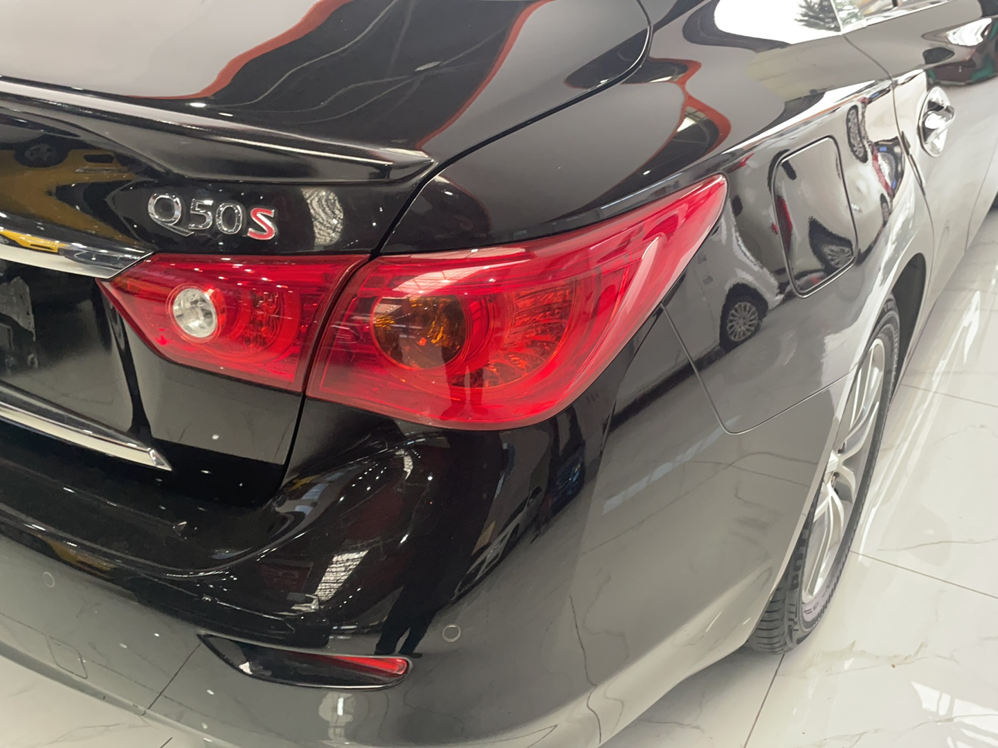 英菲尼迪Q50L 2015款 2.0T 悦享版