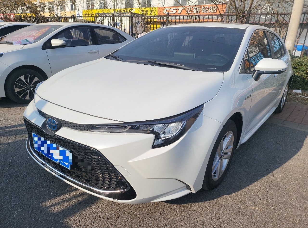 丰田 雷凌 2022款 双擎 1.8H E-CVT豪华版