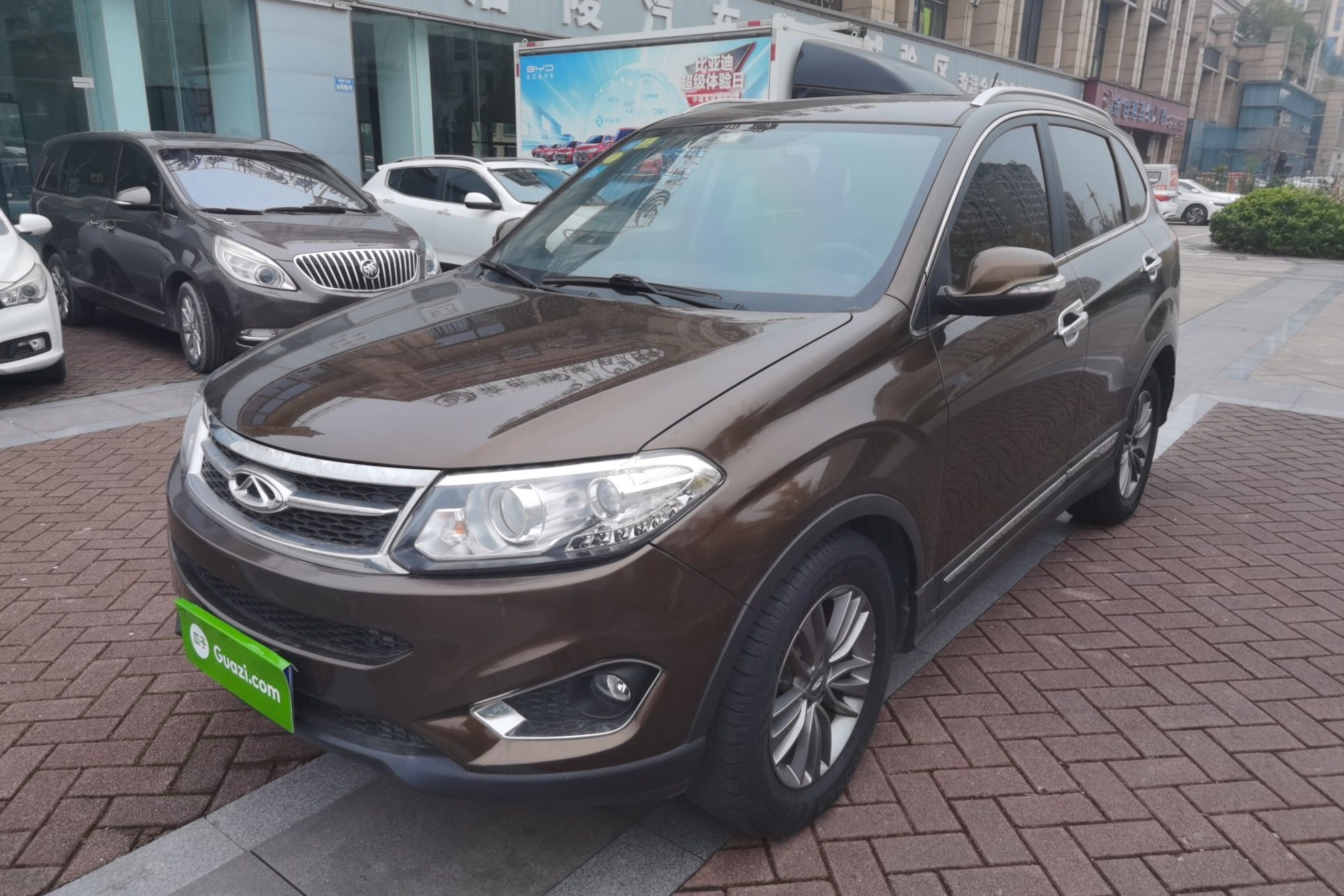 奇瑞 瑞虎5 2015款 2.0L CVT家尊版