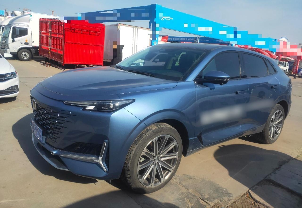 长安UNI-K 2021款 2.0T 全轮驱动尊贵型