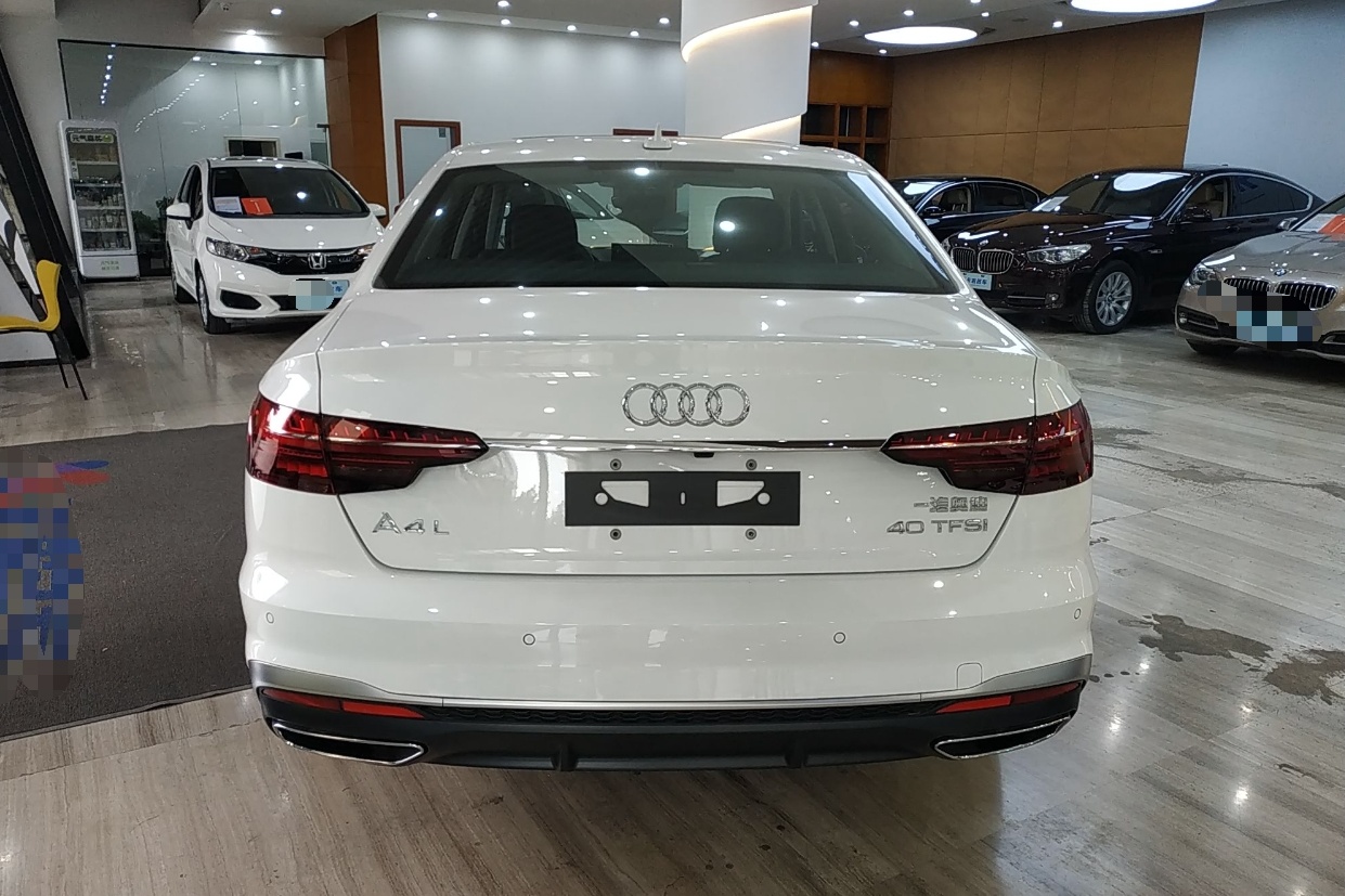 奥迪A4L 2022款 40 TFSI 时尚动感型