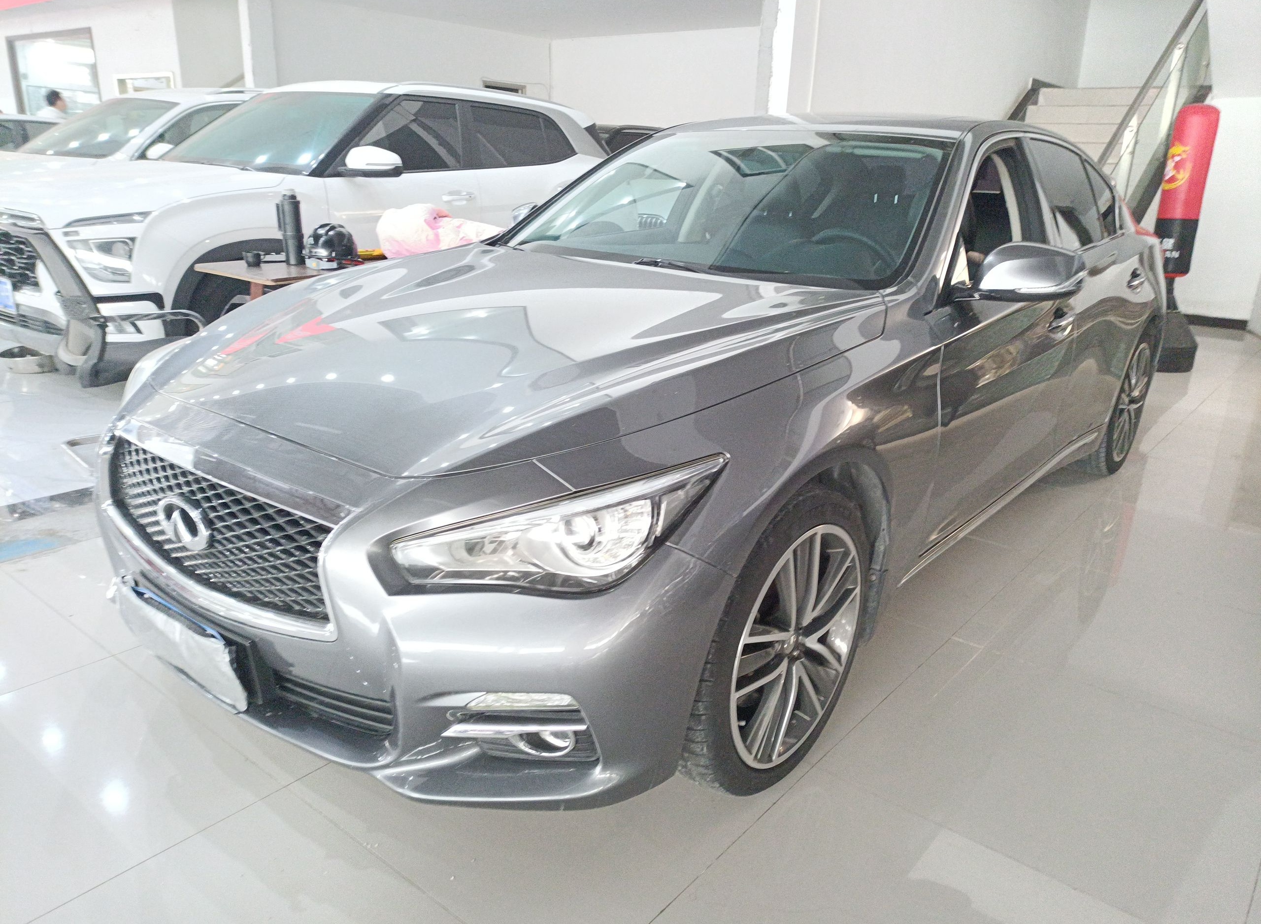 英菲尼迪Q50L 2016款 2.0T 舒适版