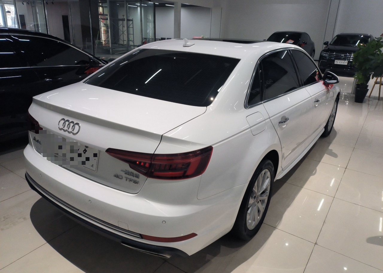 奥迪A4L 2019款 40 TFSI 进取型 国VI