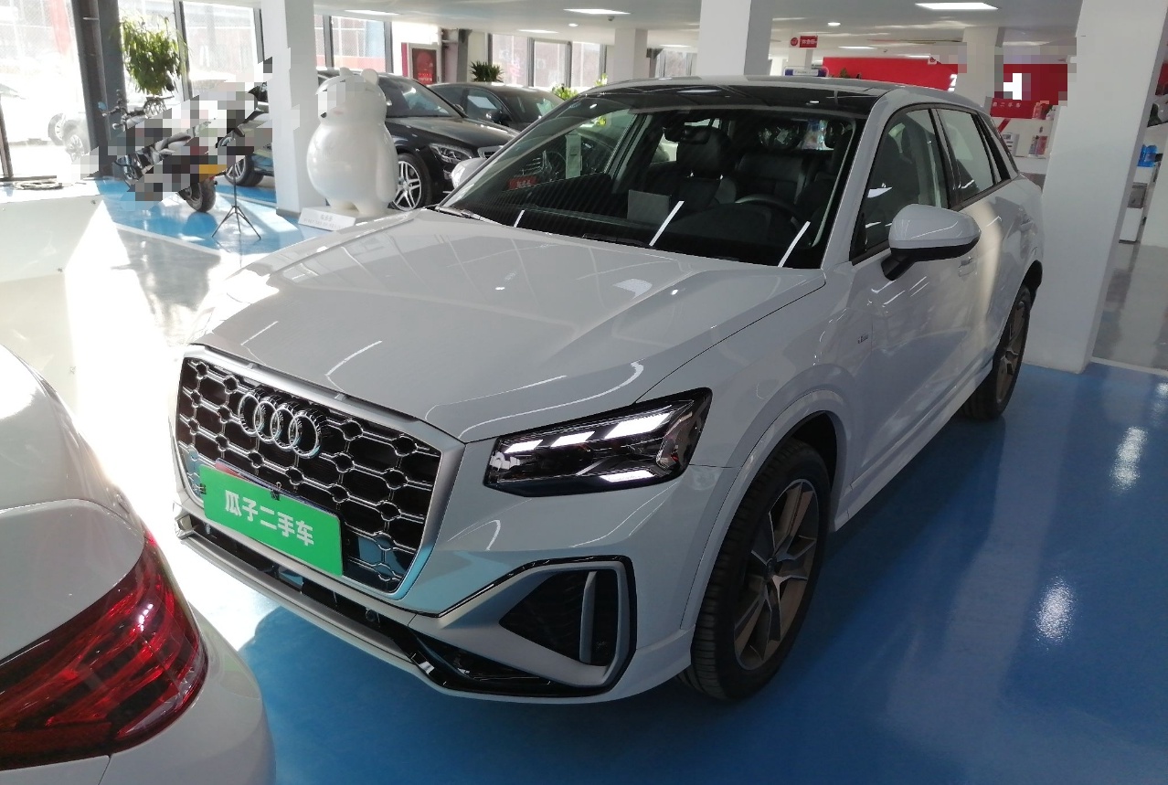 奥迪Q2L 2022款 35 TFSI 时尚动感型